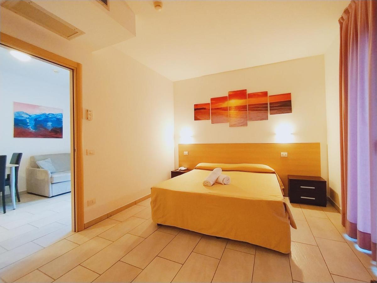 Residence Hotel Rubino Fogliano Marina Kültér fotó
