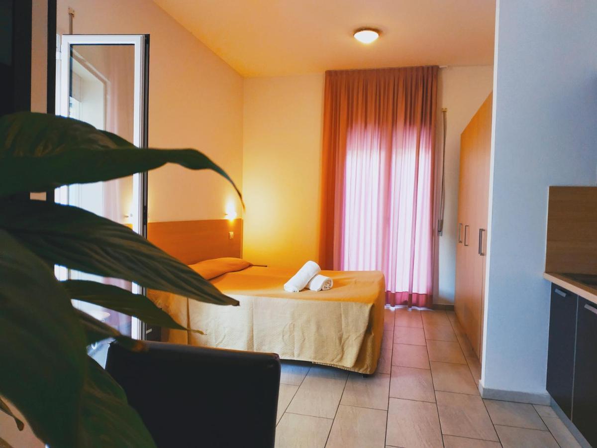 Residence Hotel Rubino Fogliano Marina Kültér fotó