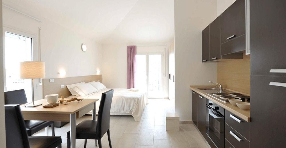 Residence Hotel Rubino Fogliano Marina Kültér fotó