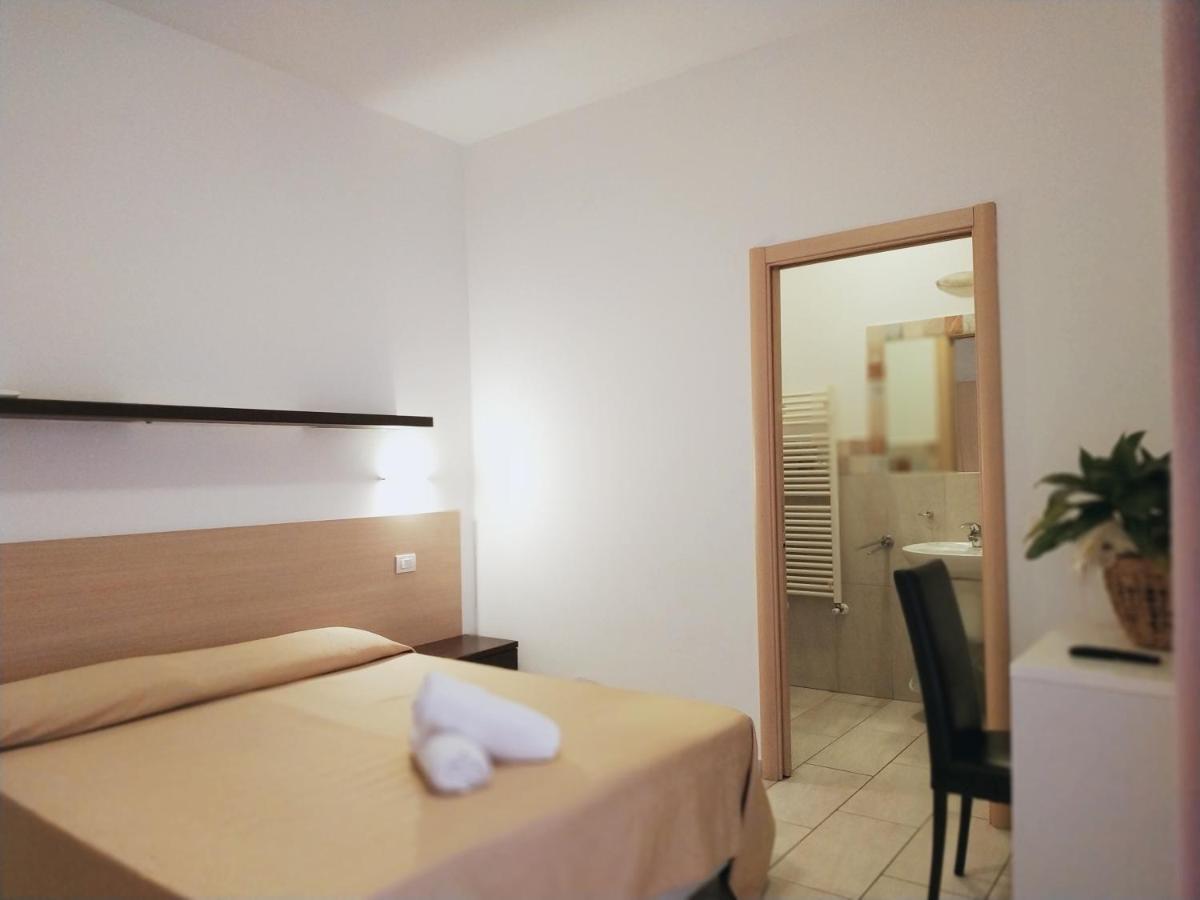 Residence Hotel Rubino Fogliano Marina Kültér fotó