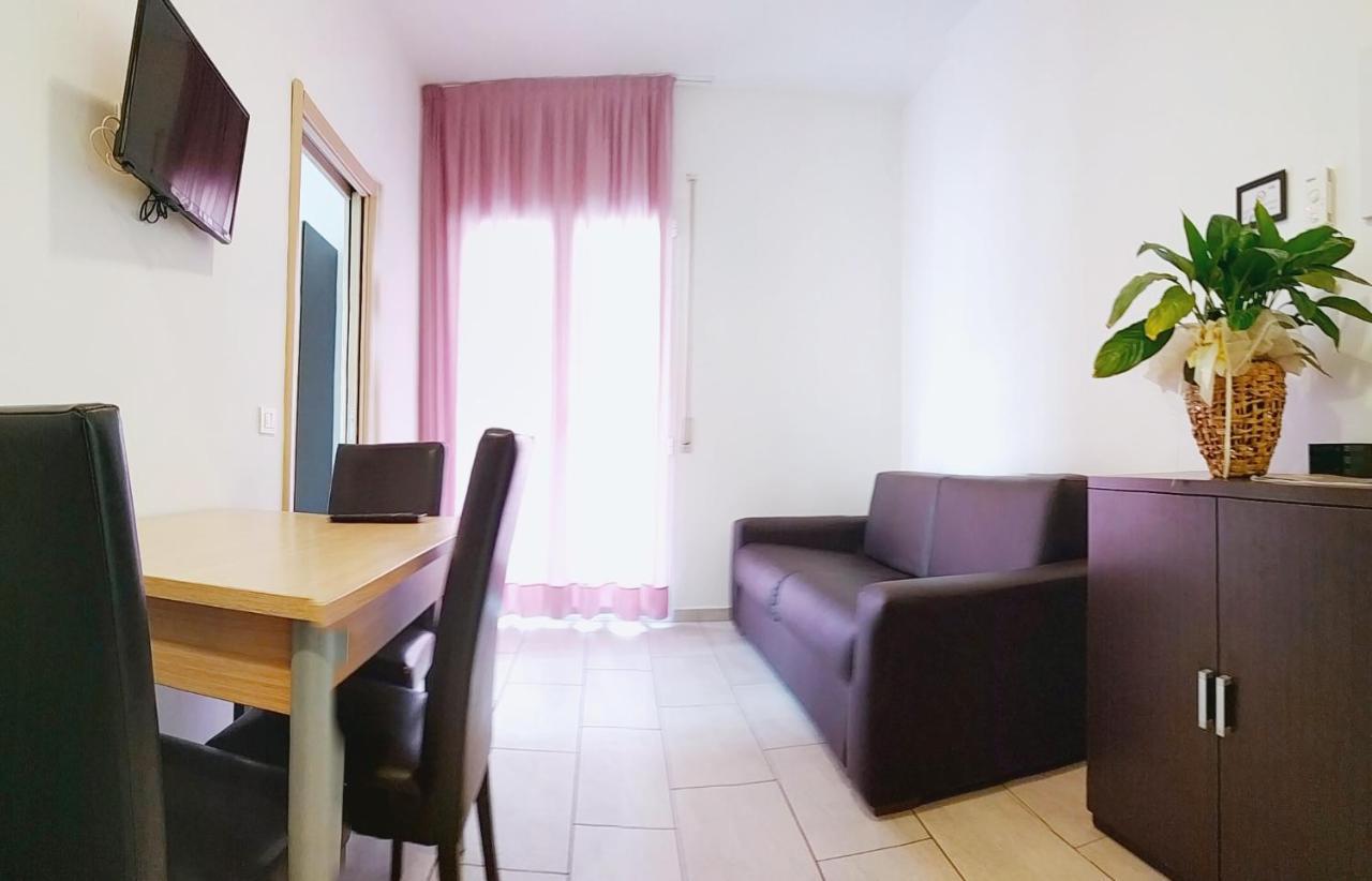 Residence Hotel Rubino Fogliano Marina Kültér fotó